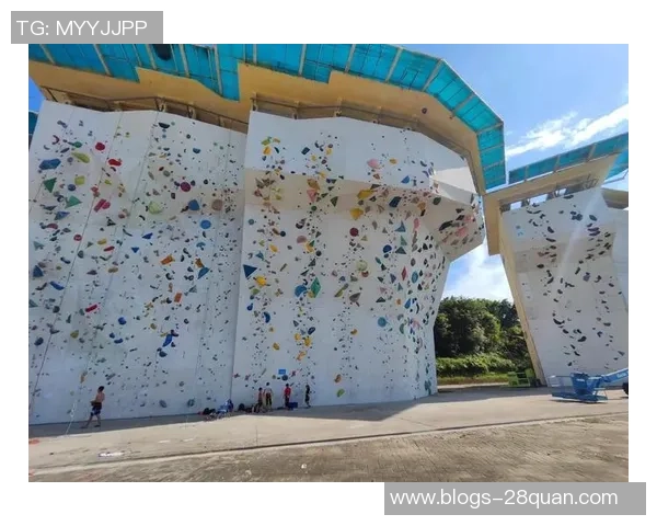 广州攀岩队状态引发热议球迷与专家各执己见探讨未来发展方向 广州攀岩队状态引发热议球迷与专家各执己见探讨未来发展方向